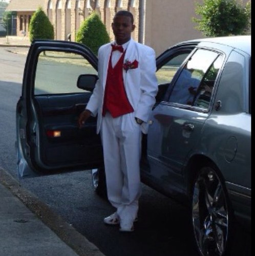 im just a young nigga thats trying to make some out of himself.