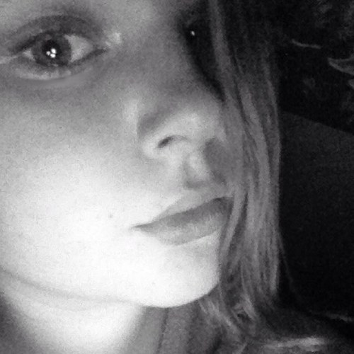 JamieLeeBennett's profile picture. 30. (She/Her) 

I've never once had a coherent thought.