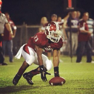 02.10.96 | love football wit a passion | powerlift | 5'1 | kik me @dee_XXIII | instag @dee_xxiii | R.I.P granny {I miss you}