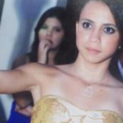 ''Sou gorda , tenho cabelo liso , sou sem amigos e muito infeliz ''