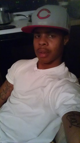 ACOLIVIN's profile picture. I'm new to this so follow.  
    Denver ✈ San Antonio