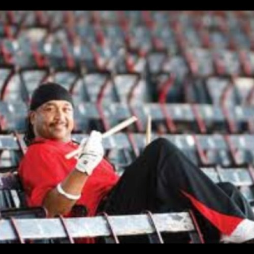 CarterB_Rocks's profile picture. This is a twitter account for carter beauford fans and to talk about his awesomeness!