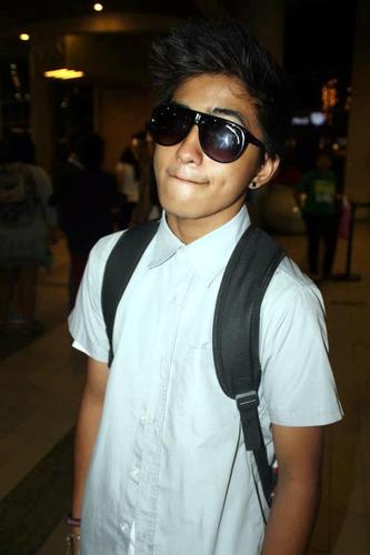 This is the official page of Dasho @ikopalooza. :) 01/06/13 FB Group : https://t.co/LNJa44Rv