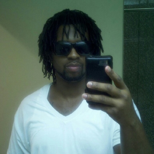 ## proud father of two..## money on my mind..#team green bay.#team lakers..so follow ya boy r dnt but yea follow me..