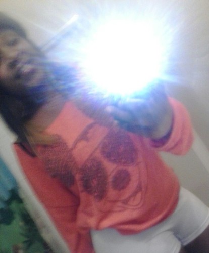 blah blah follow me dum blonde :)