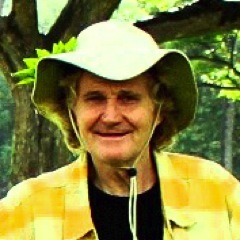 Born Australia 1955, Founder of The Lovelink Project (NY 1985) /Portrait artist; universalism /Supports Hawaiian independence, indigenous rights #GreenParty