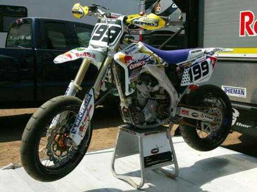 love MMA .bike crazy..supermoto racing for gain..MOTO X for pain..support the forces..I'm married to a amazing woman.