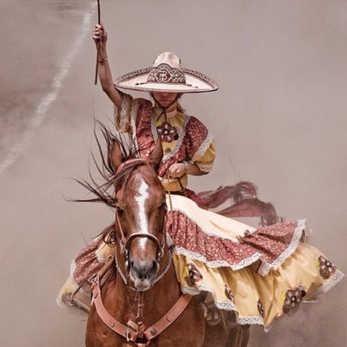 Me estilo de vida es humilde y sinsero. Creo en el amor entre un hombre y una mujer, pero creo mas en que LAS MUJERES MANDAN. Mi orijen Jerez, Zacatecas Mexico