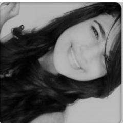 16 anos, cristã, chata, twitteira, solteira , *-* Me segue? sigo todos de volta *a*