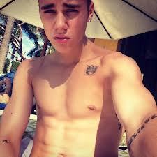 Soy belieber,directioner y LeoLover! sigueme y te suigo;)