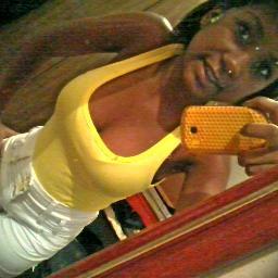 ?linda menina que chega vem naquele clima, bonita e sensual do jeito qq os mlk piira linda menina que chega e vem roubando a cena,, .. ♫♫♫