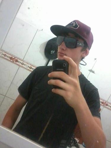 nao tenho tempo pra odiar quem me odeia estou ocupado demais amando quem me ama!!!