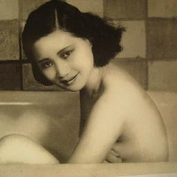Creadora visual. Codirectora del (S8) Mostra Internacional de Cinema. Directora de la peliculade Os Fillos da Vide (Valdeorras).