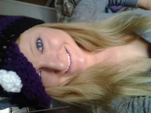 AprilDakos's profile picture. ;)~