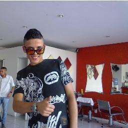 Ai crl que mina maluca ♪
Dj do @mcdieguinho7,  2013 vamo com tudo.
que Deus ilumine nosso trabalho
Só progresso & Lazer, que o resto deixa com elas.  $