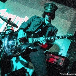 FOLLOW ME,FOLLOW DAMNED PILOTS
FOLLOW THE LIGHT UNTIL THE END OF SPACE