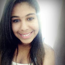 E eu ainda sou aquela menina de muitos sonhos, e não vou desistir deles … olá.