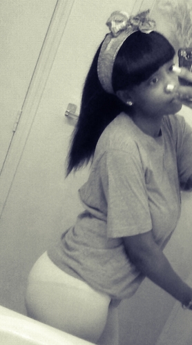 My World ReVolves Around My Beautiful Baby Girl Serenity. #2013 Is My Year I Get On My Grind:) #TeamSingle #TeamSerenity