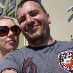 liberał, ironista, informatyk, fan Queen i artystów którzy swoją pracę i słuchaczy traktują poważnie...