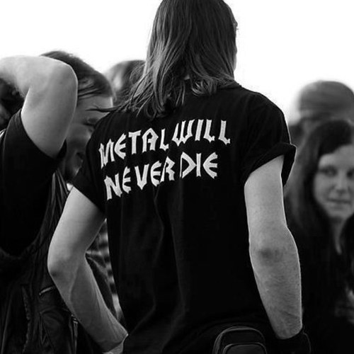 Stoner, Metalhead, and lead guitarist. Favorite bands -Suicide Silence- and -3inches of blood-