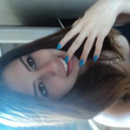 Desastre + ciúmes + sarcasmo + irônia + bagunça + insegurança + chatisse + irritância + idiotice + esquisitisse + loucura + sonhos = eu