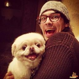 ZeyzeyJonas's profile picture. 