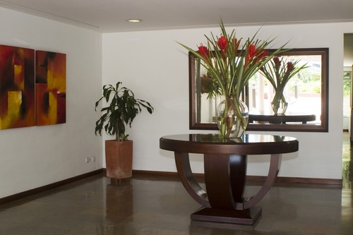 To rent short & long term. Beautiful family flat, Poblado, Medellin, full furniture, views, pool, security. Contact 44 1753 267365 & 44 7849 172870