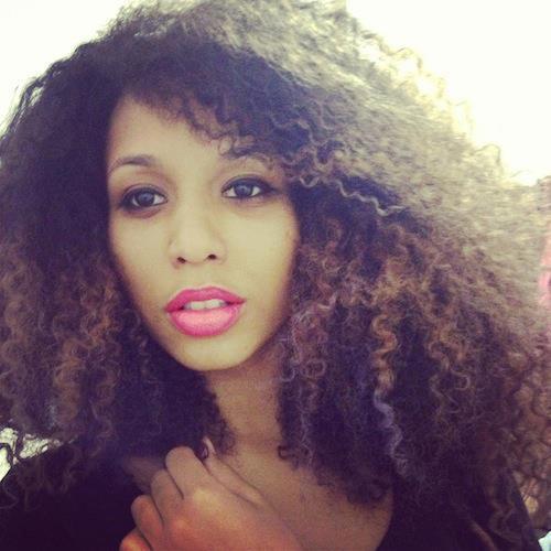 SummerElinore's profile picture. I am Summer Elinore. I absolutely live for music!!! You'll just have to follow me for more =} hehehe