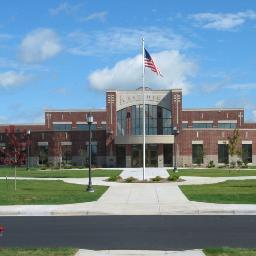 CelebHighSchool's profile picture. Come put your celeb in high school. You can make your celeb any class, and roles are filling up so join now!