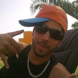 q_erz's profile picture. 