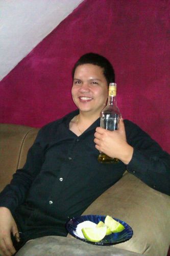 la vida es como una montaña rusa a veces estas arriba a veces abajo el destino lo forja uno mismo asi k vive tu vida al maximo....anti 4t