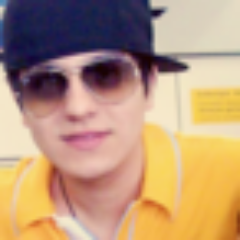 Por mais que eu tente desviar tô sempre em sua direção, parece q eu soltei do mundo e segurei só na sua mão @luansantana