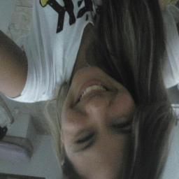 Desculpa por estar ausente quando você mais precisava de mim,por não chegar na sua frente e revelar que eu não sou perfeito assim. ♪