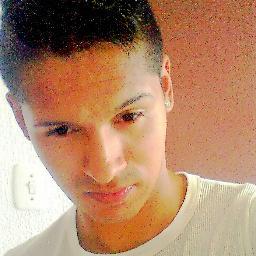 17 ANOS ,Pai da Galera Do Trago .
Não sejam platéia da minha vida ,sejam protagonista da suas !