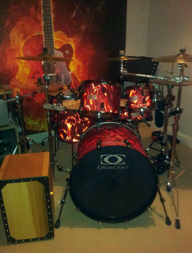 Hi, im jack and i play a drumcraft drum kit and istanbul cymbals and i have a youtube channel that will have videos up soon. follow me and i will follow you.