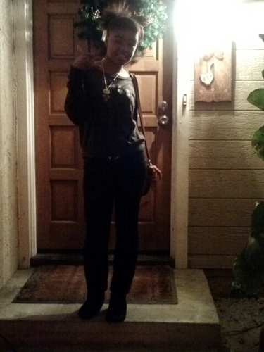 ShezA_Misfit's profile picture. Follow Me :) 3 iUsually Follow Baack\(^0^)/	300 followers By JULY ?