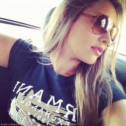 Karolcoml's profile picture. 