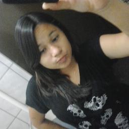 Vai me olhar , me julgar e mesmo assim nao vai me conhecer *-*