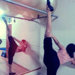 Si se trata de describirme. enserio tienen a la persona equivocada. solo diré. Amo al baile. y también los dulces c: 
MI TUMBLR! -- http://t.co/X1AzqnnV