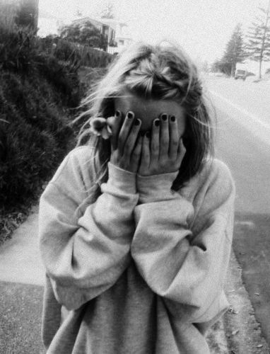 I'm just a teenage girl, living in a small town and trying to get through Highschool. Tweeting anonymously about anything and everything. Welcome to my life.