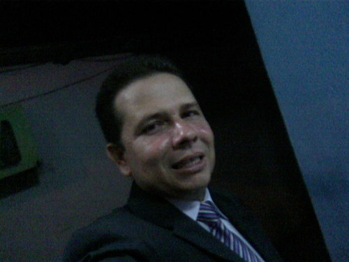 Sou esposo, pai, pastor, discipulo, 12, e apaixonado por almas.