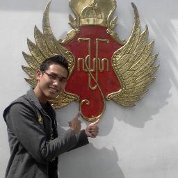feryozie's profile picture. Ketua Senator @DMFSastraUM'12