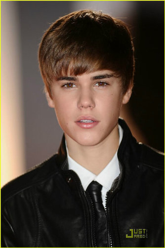Justin Bieber fan ..... As long as you love me - my fav song ever .. My fav perfume someday .. Soon to be girlfriend ♥ Love u JB ♡