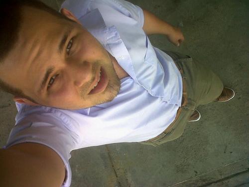 21 años!  apasionado por la cocina entre otras cosas! Si kieres saber lo que pienso, sigueme! :D