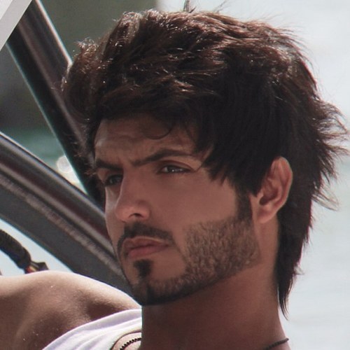 مقدم برامج وكاتب سعودي ، اعمل بإذاعة مكس اف ام ، أمي أغلى ما بحياتي ، تقدر تغلط بحقي مثل ماتبي لأني مسامحك مقدماً ، (( كل ما بمفضلتي من كتابتي ))