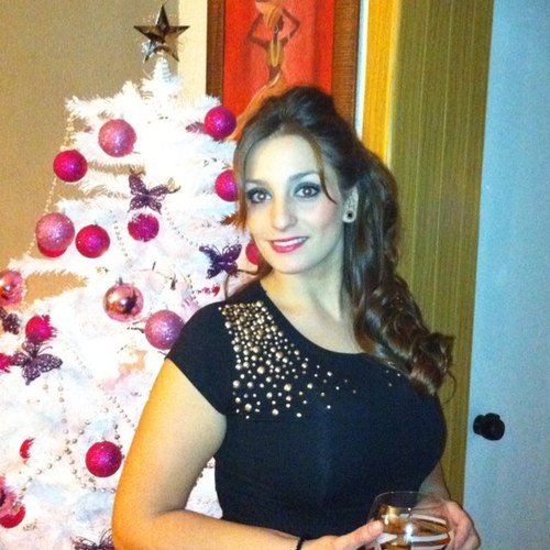 YesteAna's profile picture. 