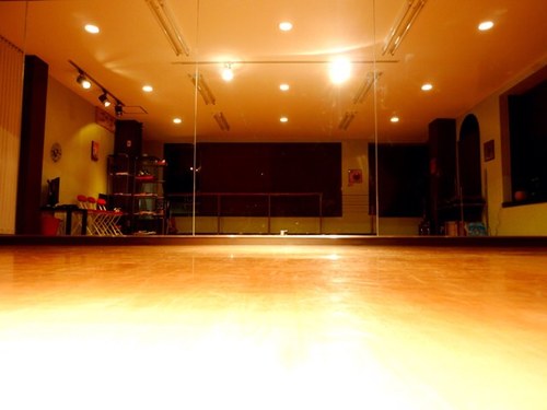 studioagend's profile picture. 東西線南行徳駅徒歩0分、レンタルスタジオ「studio agend」アジェンドです。 17時までは1600円/1h、17時以降は2000円/1h、深夜パック5000円/24時〜6時。 7m正方形。24時間レンタル可能です。 https://t.co/ip7hOdd412