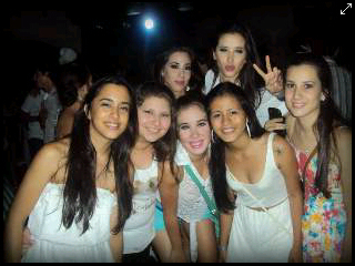 me encanta bailar, dormir , sociable ,tengo 16años :)