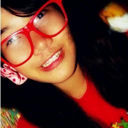 aleeah33's profile picture. She is full of herself, likely to be quite empty. ツ