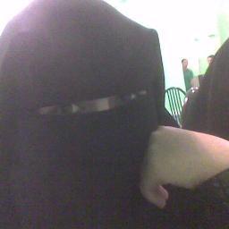 hnornisa's profile picture. Follow me and i follow back. :)
